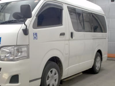TOYOTA REGIUS VAN
