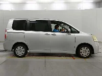 Цена авто Toyota Noah с аукционов Японии, номер кузова ZRR70G, пробег 103 000, оценка 8