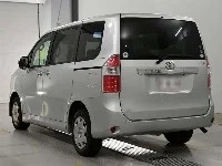 Цена авто Toyota Noah с аукционов Японии, номер кузова ZRR70G, пробег 103 000, оценка 8