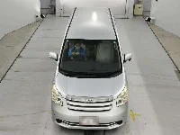 Цена авто Toyota Noah с аукционов Японии, номер кузова ZRR70G, пробег 103 000, оценка 8