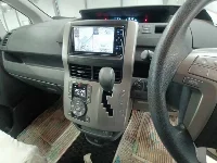 Цена авто Toyota Noah с аукционов Японии, номер кузова ZRR70G, пробег 103 000, оценка 8