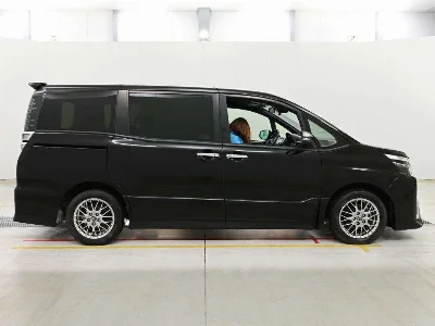 Статистика аукционов Toyota Voxy