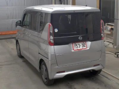 NISSAN ROOX