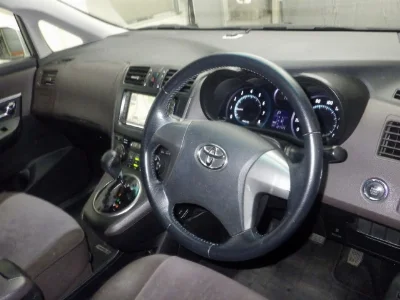 TOYOTA MARK X ZIO