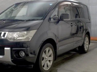 MITSUBISHI DELICA D5
