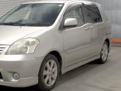 TOYOTA RAUM