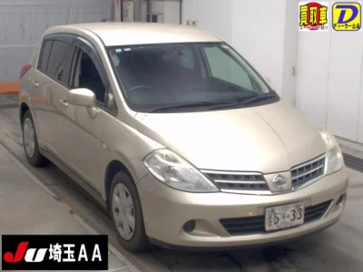 NISSAN TIIDA