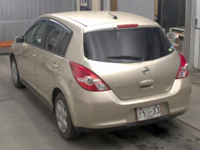 NISSAN TIIDA