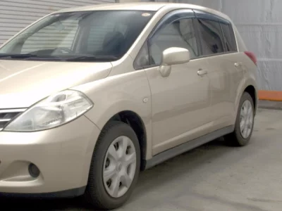 NISSAN TIIDA