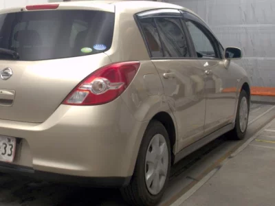 NISSAN TIIDA