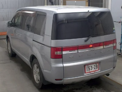 MITSUBISHI DELICA D5
