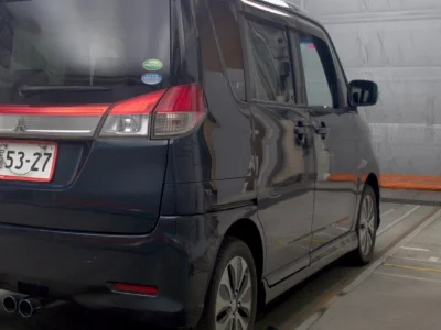 MITSUBISHI DELICA D2