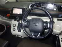 Цена авто Toyota Sienta с аукционов Японии, номер кузова NHP170G, пробег 179 000, оценка 2