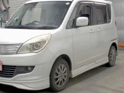 MITSUBISHI DELICA D2