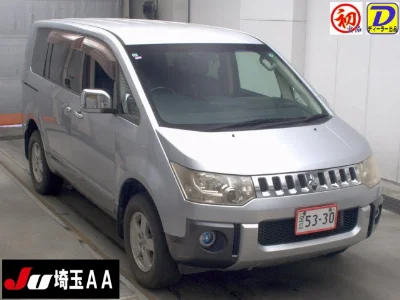 MITSUBISHI DELICA D5