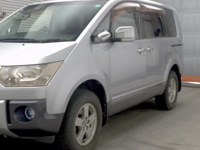 MITSUBISHI DELICA D5