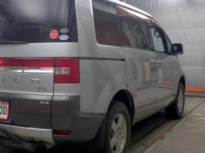 MITSUBISHI DELICA D5