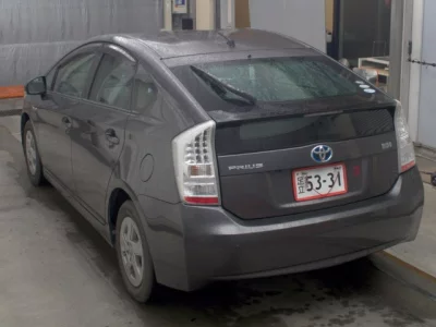 TOYOTA PRIUS