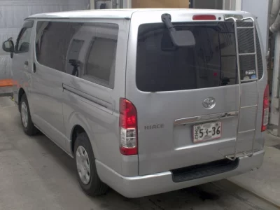 TOYOTA HIACE VAN