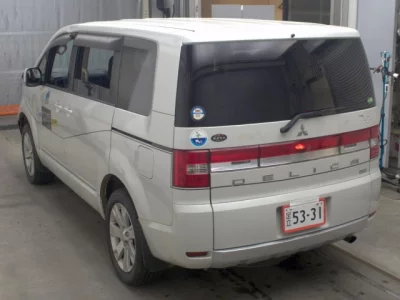 MITSUBISHI DELICA D5