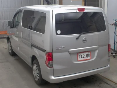 NISSAN NV200