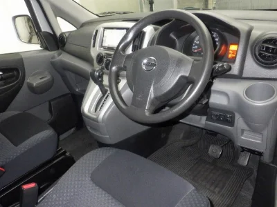NISSAN NV200