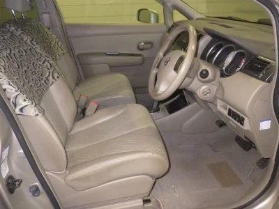 NISSAN TIIDA