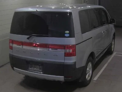 MITSUBISHI DELICA D5
