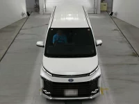Цена авто Toyota Voxy с аукционов Японии, номер кузова ZWR90W, пробег 24 000, оценка 1