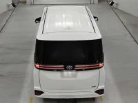 Цена авто Toyota Voxy с аукционов Японии, номер кузова ZWR90W, пробег 24 000, оценка 1