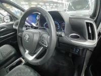 Цена авто Toyota Voxy с аукционов Японии, номер кузова ZWR90W, пробег 24 000, оценка 1