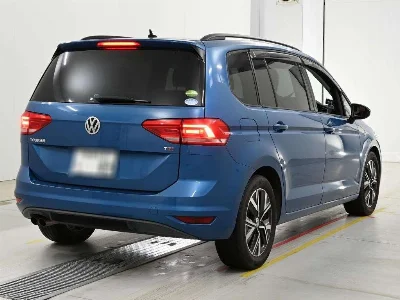 VOLKSWAGEN GOLF TOURAN
