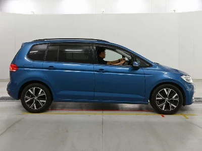 VOLKSWAGEN GOLF TOURAN