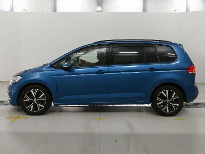 VOLKSWAGEN GOLF TOURAN