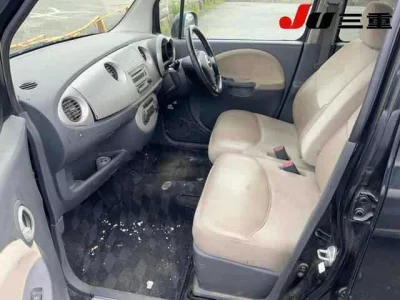 DAIHATSU MOVE LATTE