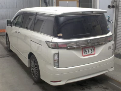 NISSAN ELGRAND