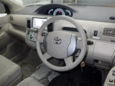 TOYOTA RAUM