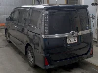 Цена авто Toyota Voxy с аукционов Японии, номер кузова ZRR80W, пробег 146 000, оценка 2