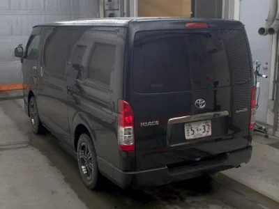 TOYOTA HIACE VAN