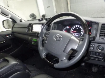 TOYOTA HIACE VAN