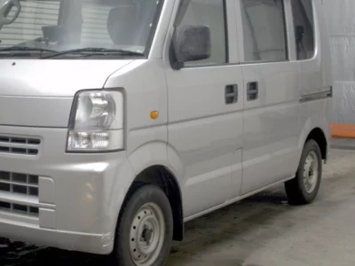 NISSAN CLIPPER VAN