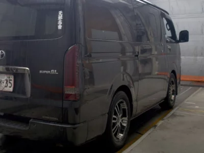 TOYOTA HIACE VAN
