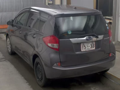 SUBARU TREZIA