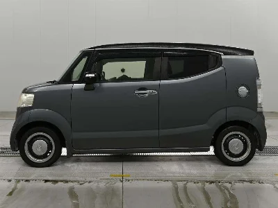 HONDA N BOX SLASH