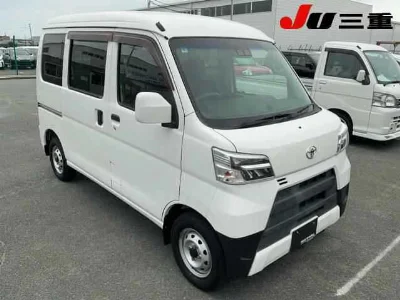 TOYOTA PIXIS VAN