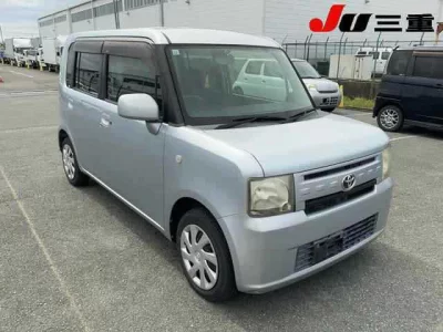 TOYOTA PIXIS SPACE