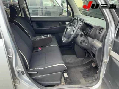 TOYOTA PIXIS SPACE