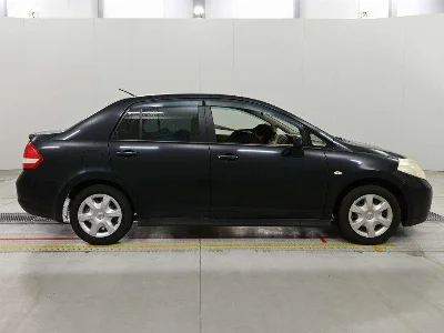 NISSAN TIIDA LATIO