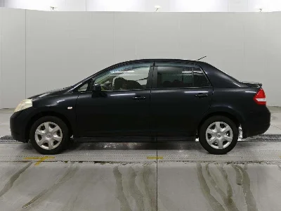NISSAN TIIDA LATIO