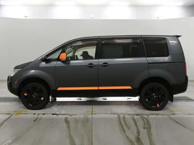 MITSUBISHI DELICA D5